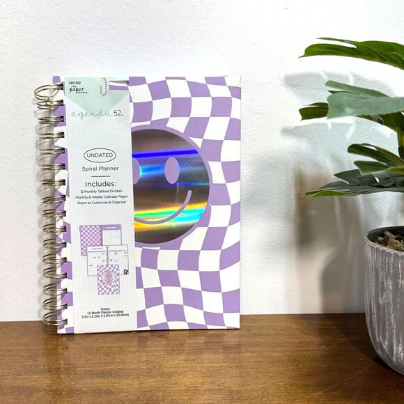 Agenda 52 Weekly Planner Undated Spiral Groovy Purple 5.5x8.25 - Picture 1 of 6